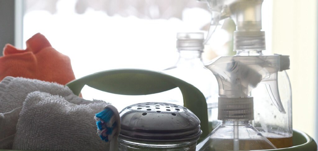 How to clean a spray bottle